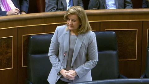 Vídeo: Báñez: «En España nadie cobra por debajo del salario mínimo porque sería ilegal»