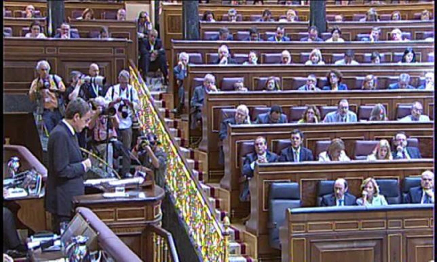 Rajoy: «Los españoles dicen ya está bien y Zapatero dice todavía no»