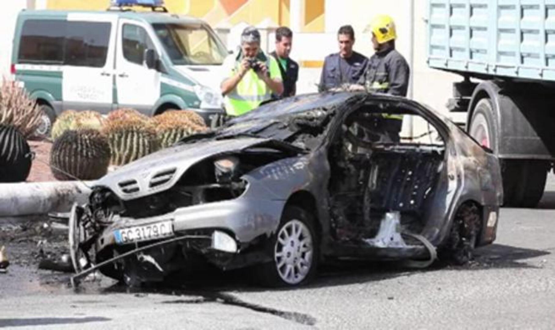 Apuñala a su hijo de 11 años y se suicida estrellando el coche con el niño dentro