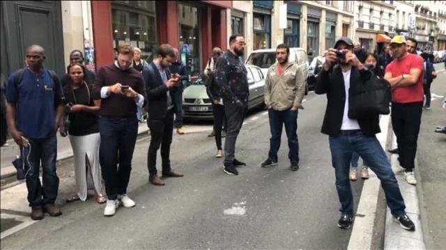 Un hombre toma a dos rehenes en París
