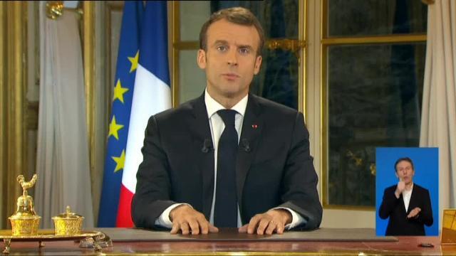Macron anuncia una subida de 100 euros del salario mínimos para aplacar las protestas  de los &#039;chalecos amarillos&#039;