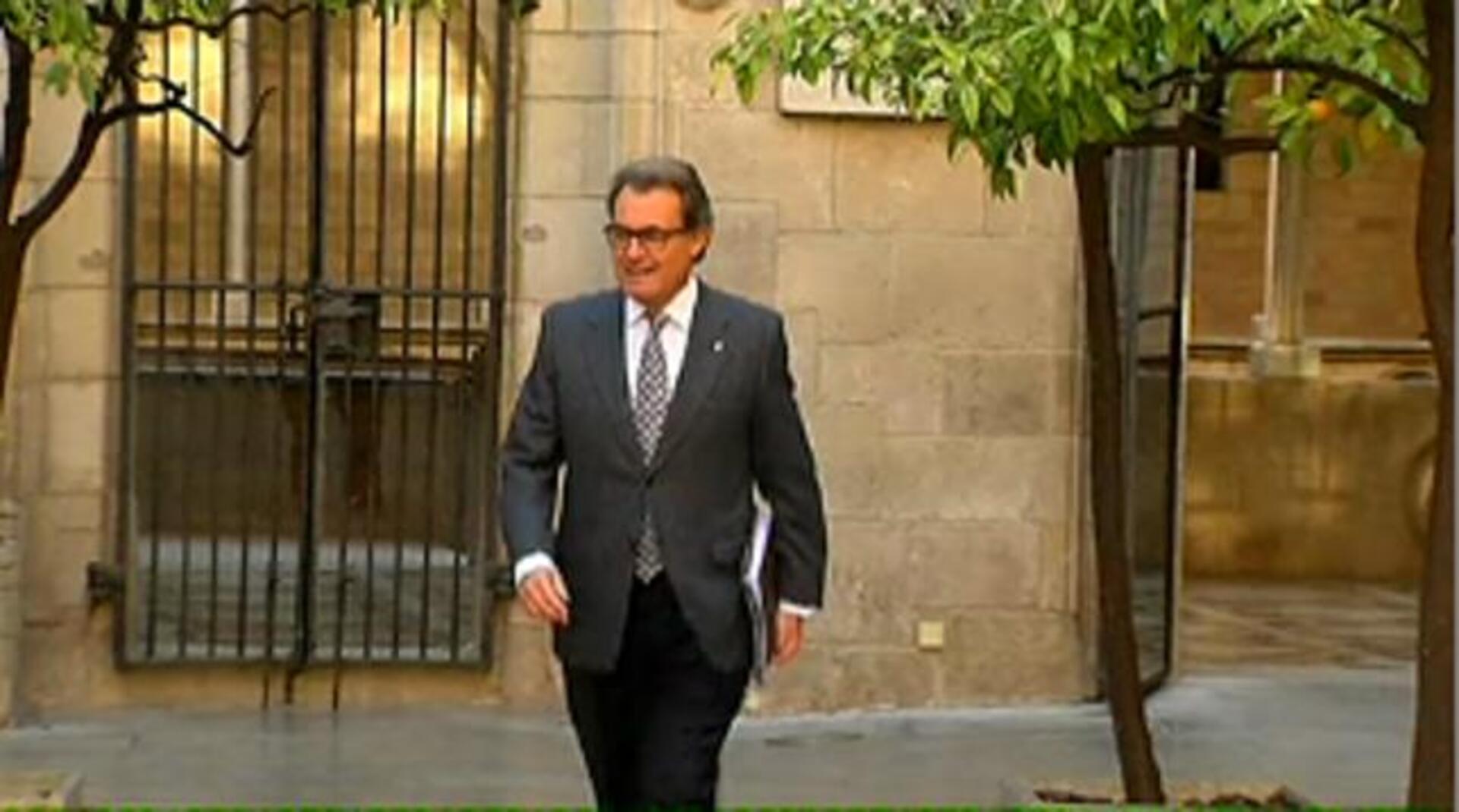Detalle del cartel de arran.cat con Artur Mas del revés