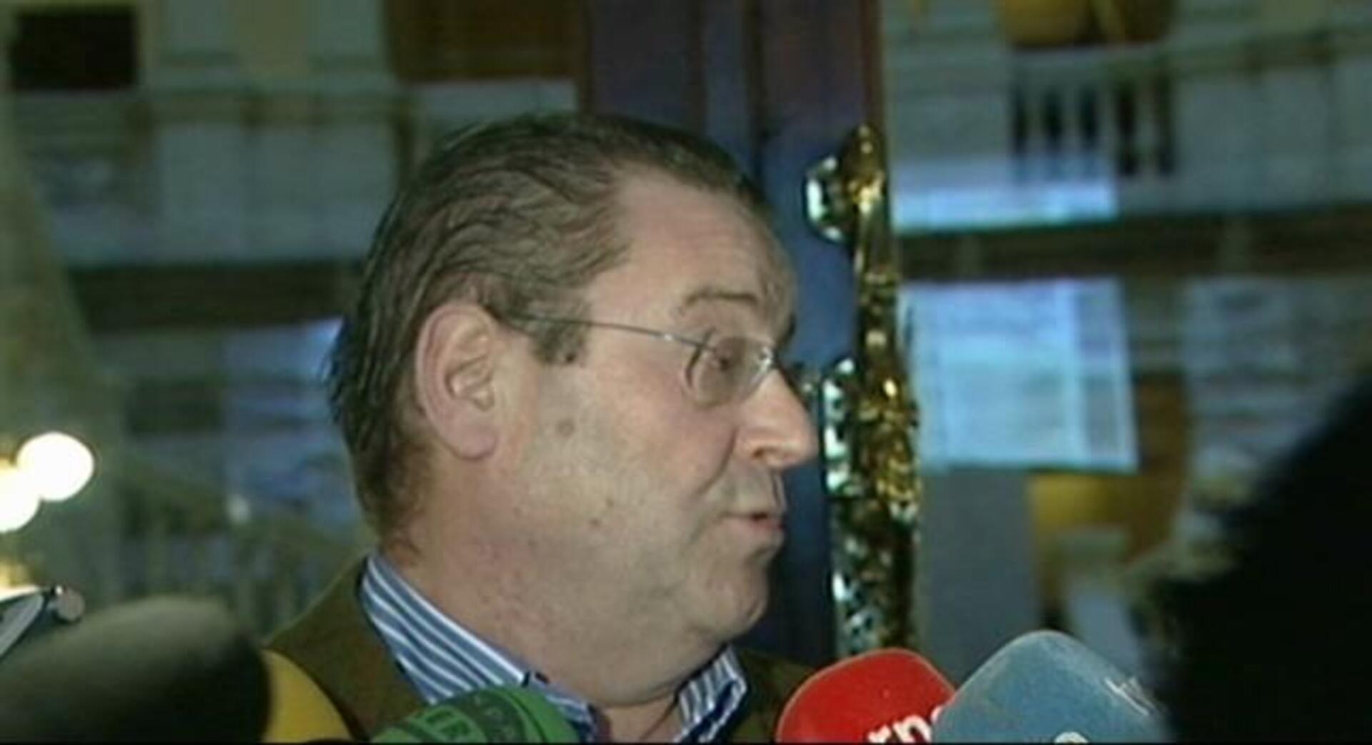 El PP asturiano cree que Cascos favorecerá al PSOE si se presenta con otro partido