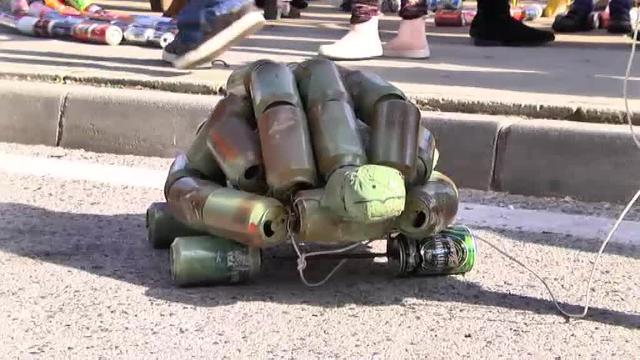 Los niños de Algeciras dan la &quot;lata&quot; a los Reyes Magos