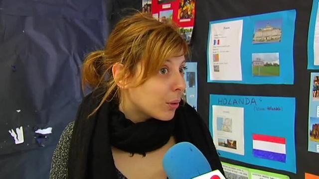 El ministro de Hacienda, Cristóbal Montoro, firma el acuerdo con Julio Lacuerda (UGT, izquierda), Javier Jiménez (CC.OO.) y Miguel Borra (CSIF)