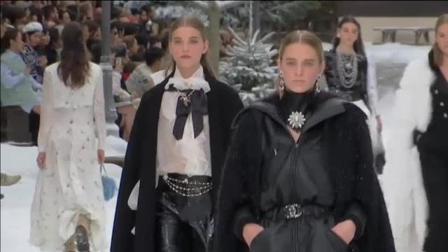 Penélope Cruz participa en el desfile homenaje de Chanel a Karl Lagerfeld