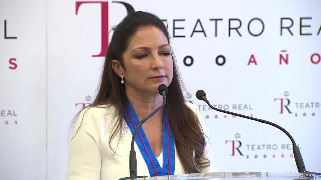 Estefan, &quot;asustada&quot; por la situación en la frontera EEUU-México