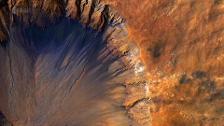 Un cráter helado en el confín del hemisferio sur de Marte
