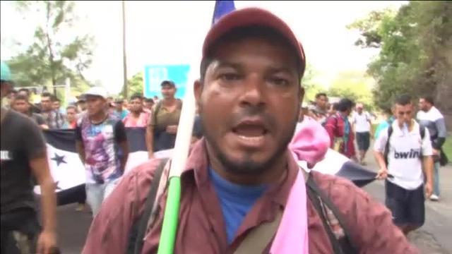 Trump amenaza a Honduras con retirarle su ayuda si no controla la caravana de hondureños que viajan hacia EEUU