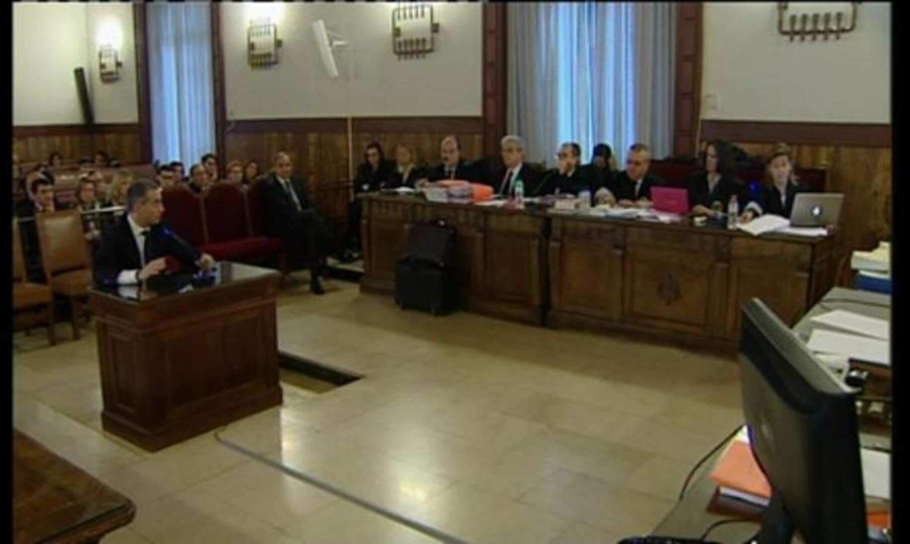 Costa sostiene que en sus cargos en el PP y en las Cortes no tenía competencia de contratación