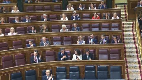 Pablo Iglesias en su protesta durante el pleno