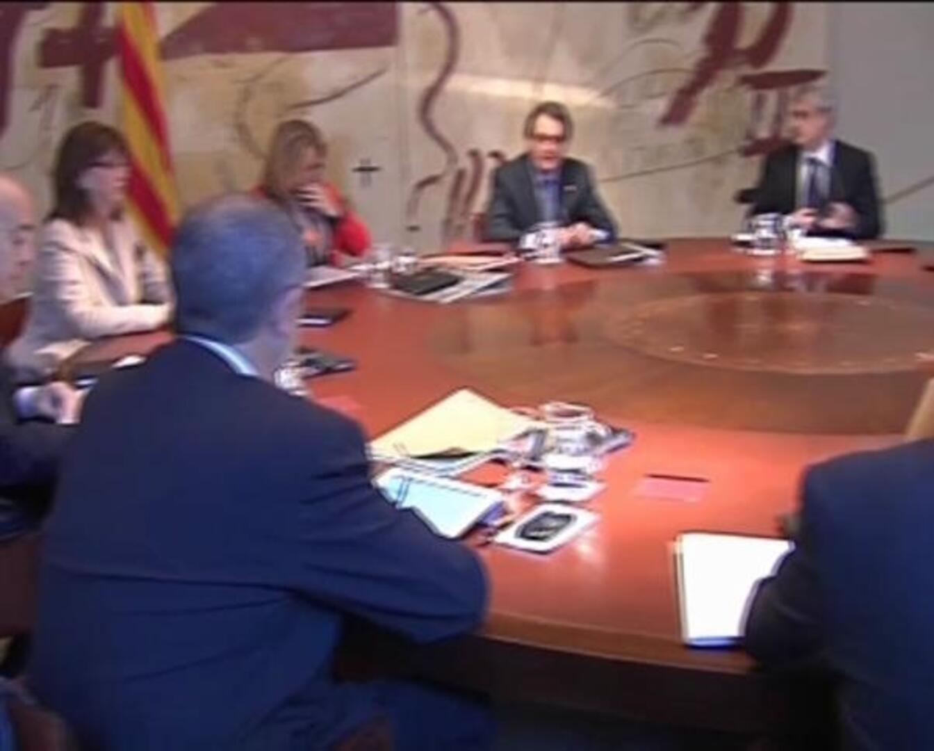 Mas justifica otro año de ajustes duros para evitar que Cataluña sea intervenida