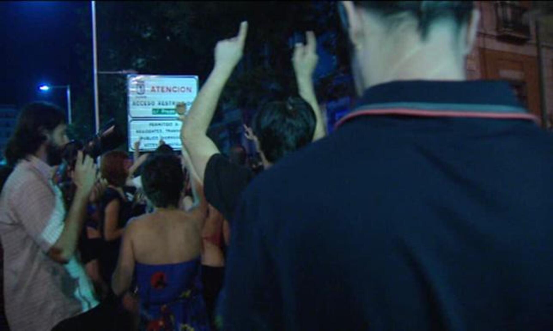 Los «indignados» cortan Madrid tras disolver el campamento de Sol