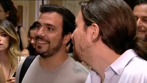 Pablo Iglesias junto a Alberto Garzón en una reunión de la Diputación Permanente en el Congreso