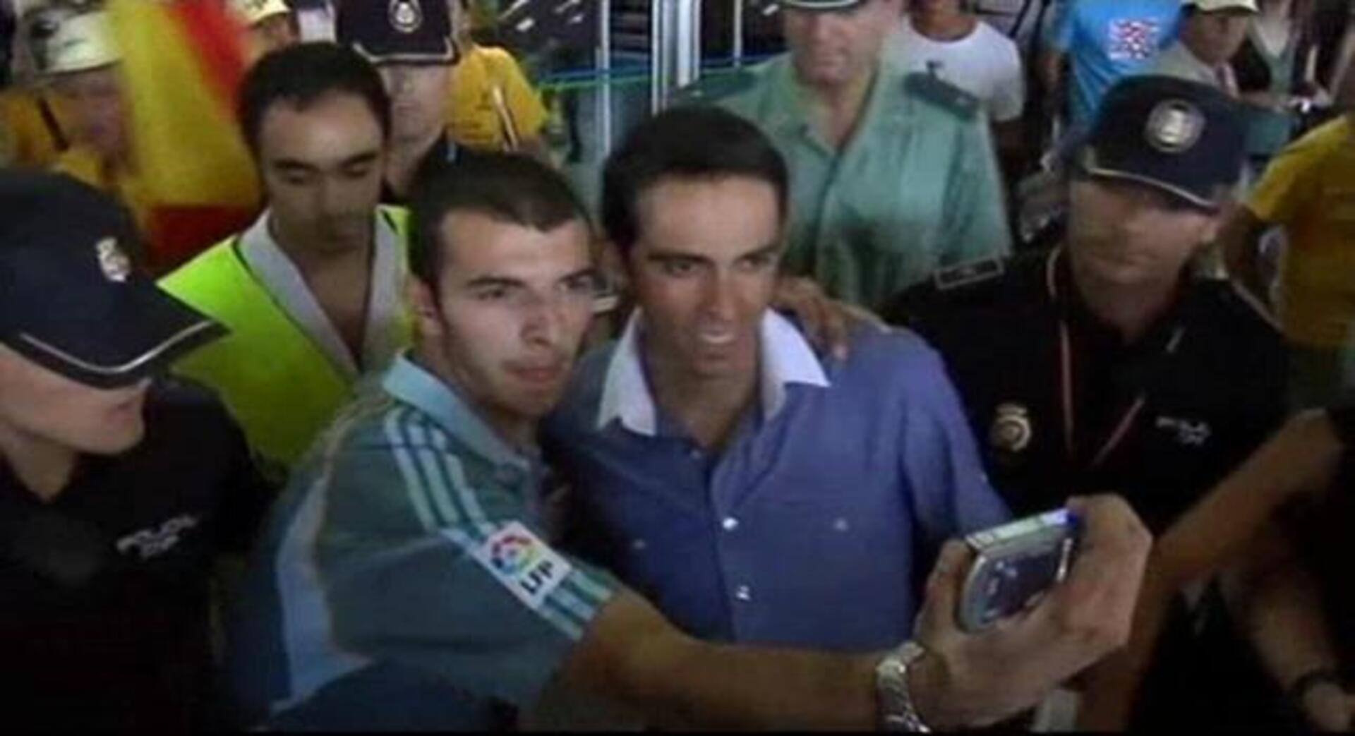 Contador hereda el antiguo bastón de mando de su enemigo