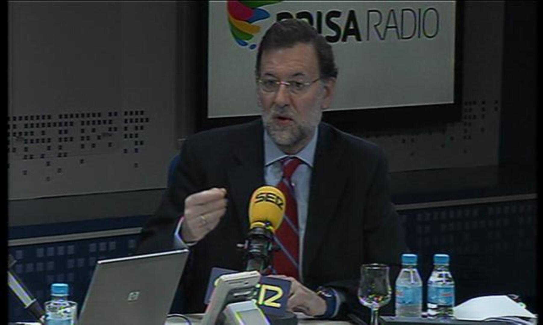 Rajoy: «Zapatero nos ha metido en una situación de interinidad enormemente preocupante»