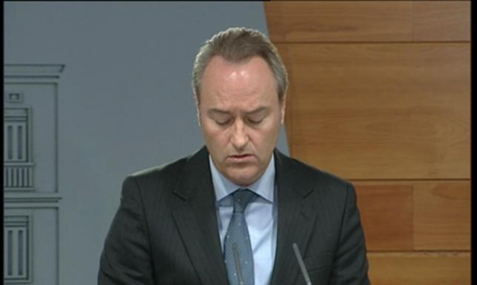 Rajoy acepta la propuesta de Fabra de celebrar una cumbre autonómica antes de verano