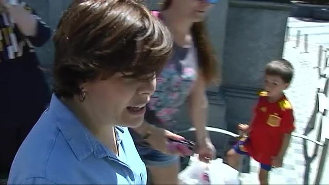 Sáenz de Santamaría acusa a Casado de &quot;jugar a dividir entre señoras&quot;