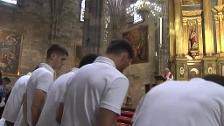 El Athletic de Bilbao realiza su tradicional ofrenda a la Virgen de Begoña