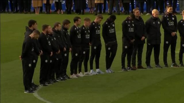 Emotivo homenaje de la plantilla del Leicester al presidente fallecido