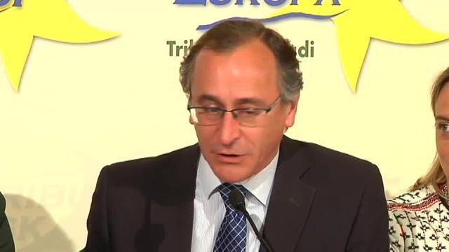 Alfonso Alonso: &quot;Somos el centro, y si alguien no está centrado, que se centre&quot;