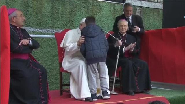 Así respondió el Papa Francisco a un niño preocupado por si su padre ateo estaba en el cielo