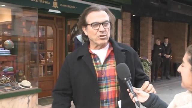 Ivonne Reyes acompaña a su hijo Alejandro al juzgado