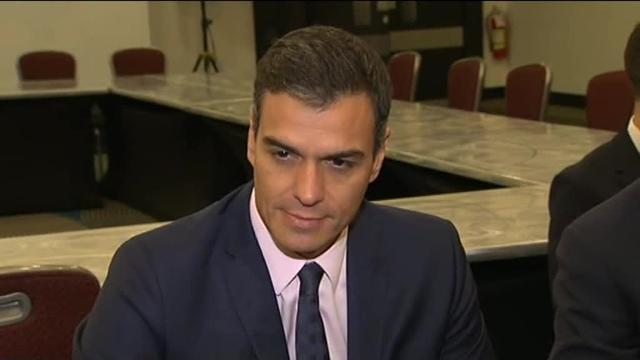 Sánchez: &quot;Quien responde con balas y con prisiones a las ansias de libertad y de democracia es un tirano&quot;