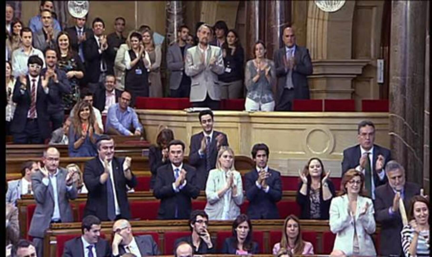 El Parlament aprueba convocar una consulta soberanista la próxima legislatura