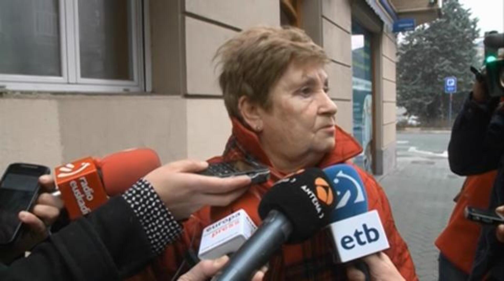 La ventana desde la que fue arrojada la niña de 17 meses en Vitoria