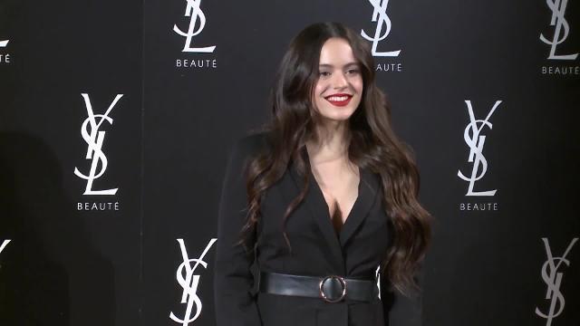 Rosalía explica por qué &quot;ignoró&quot; a Almodovar en el vídeo viral