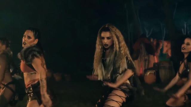 Lola Indigo presenta la portada y contenido de su primer disco, ‘Akelarre’