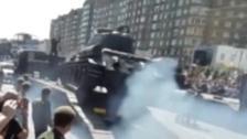 Un padre y un hijo inmortalizan el accidente de un tanque en Rusia