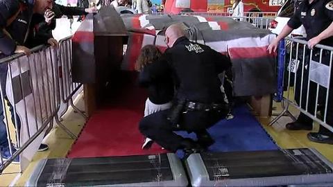 Vídeo: Ni Ejército ni Policía en el Salón de la Infancia de Barcelona