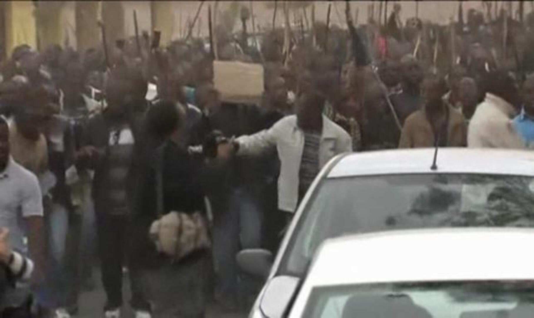 Los huelguistas sudafricanos rechazan un acuerdo con los administradores de la mina