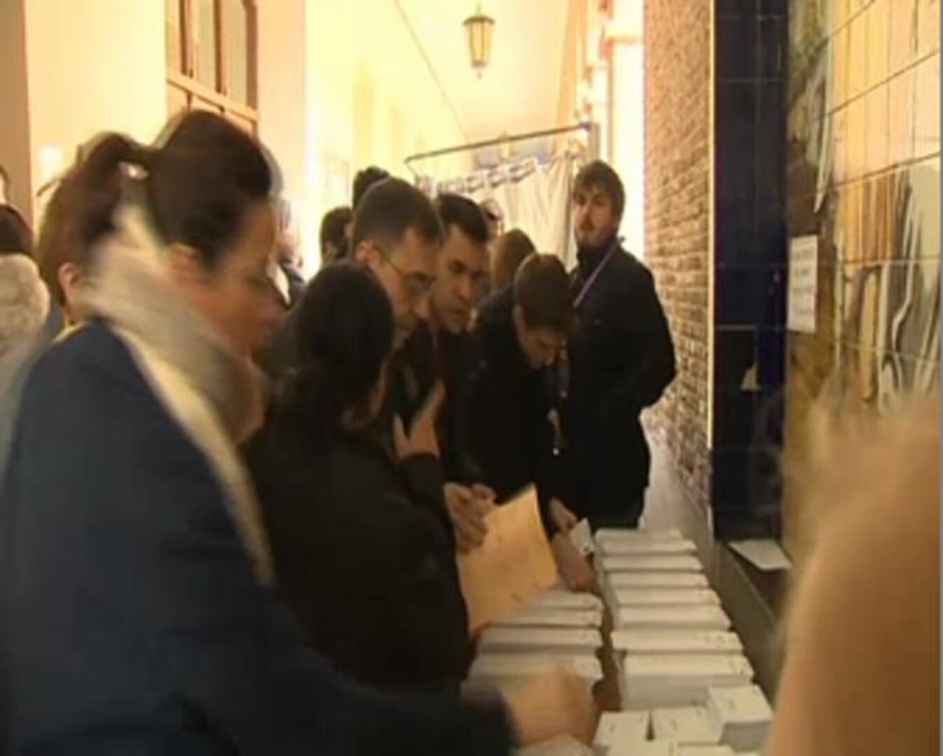 Monedero, tras acudir a votar: «La primera va a comenzar en diciembre»