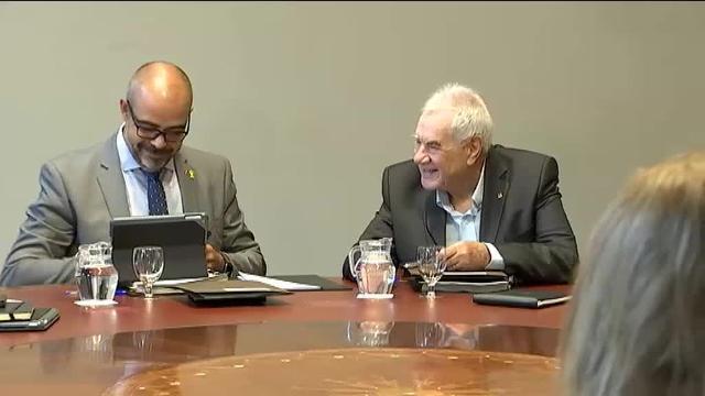 Los lazos amarillos llegan a la Fiscalía