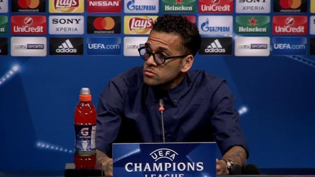Dani Alves defenderá los colores de la Juventus ante el Barcelona en el Camp Nou