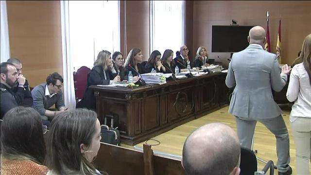 Familiar de Patrick: &quot;Lo que hiciste con tu tío, hazlo conmigo&quot;