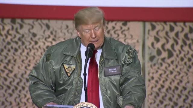 Trump visita a sus tropas en Irak