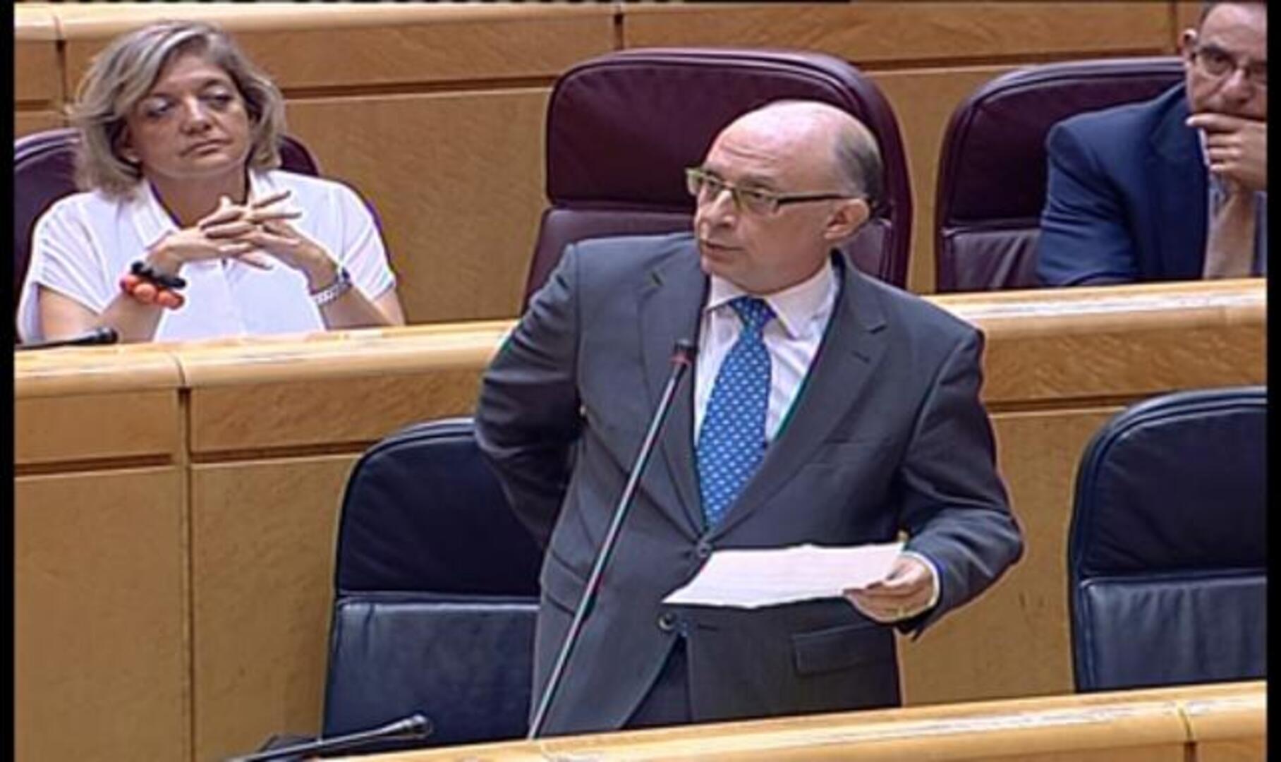 Los funcionarios que ganen menos de 962 euros cobrarán la paga de Navidad