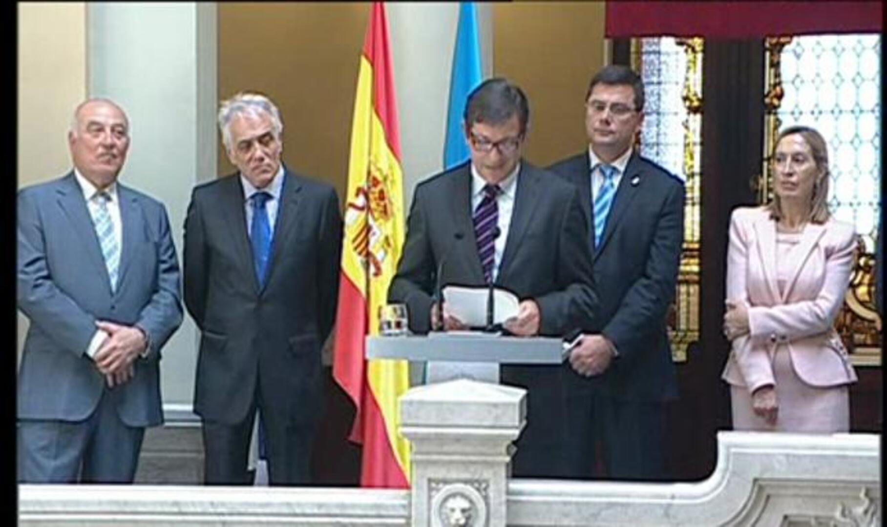 Javier Fernández promete «llevar   Asturias con rumbo claro y dirección precisa»