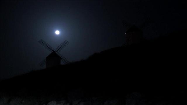 Impresionantes imágenes de la superluna de nieve