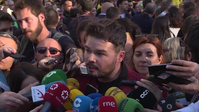 Rufián pide hacer &quot;un muro contra el fascismo que viene&quot;