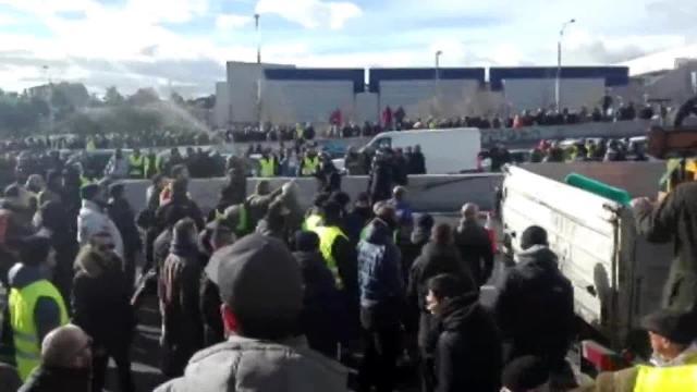 Taxistas de Madrid vuelven a cortar la M-40 en ambos sentidos