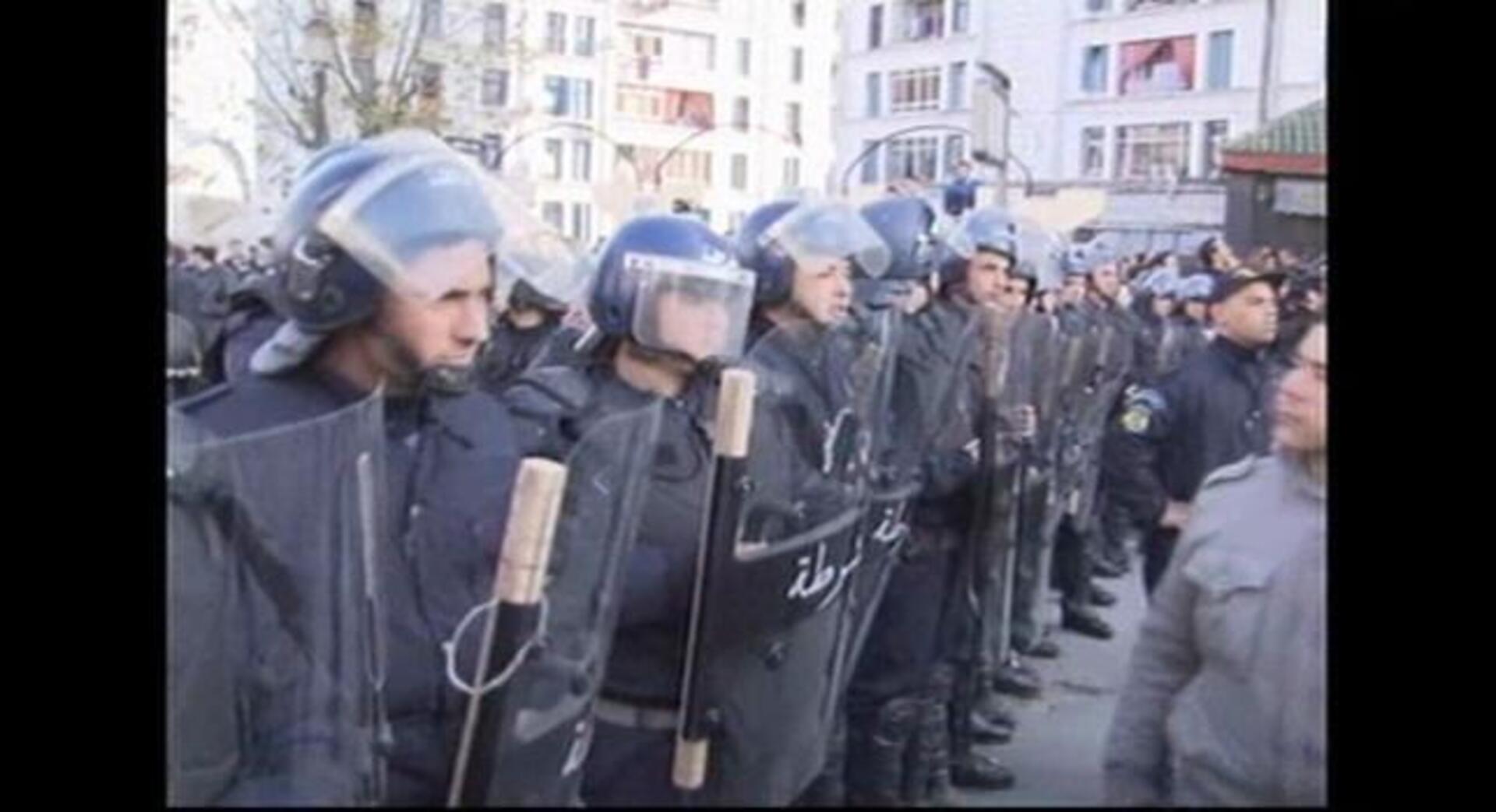 Decenas de detenidos en manifestaciones en Argel «inspiradas» por Egipto