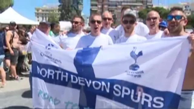 Decenas de miles de aficionados británicos preparados para animar a sus equipos