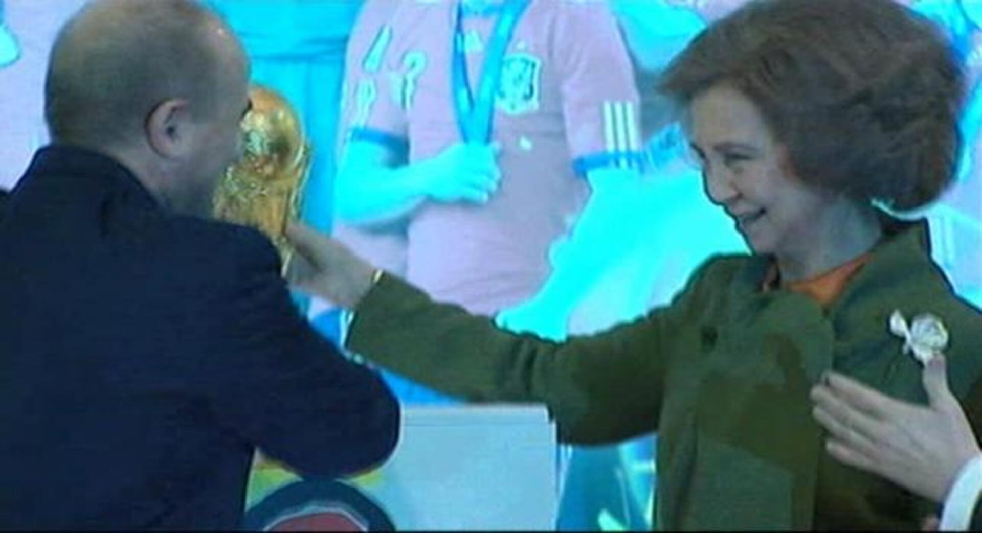 La Reina inaugura Fitur en el año de la recuperación del sector