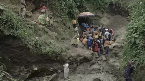 Fotografía de la campaña de Acción contra el hambre, este miércoles en el Intercambiador de Avenida América
