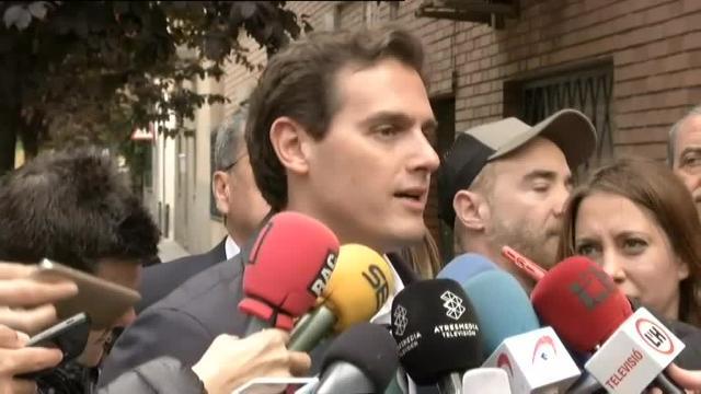 Albert Rivera vota y pide acudir a las urnas para lograr &quot;un cambio de era&quot;